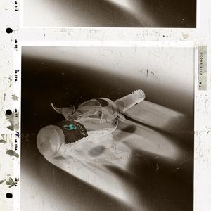 美女扒开嫩嫩的尿口让人桶
