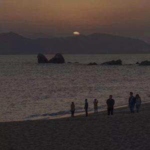 美女扒开嫩嫩的尿口让人桶
